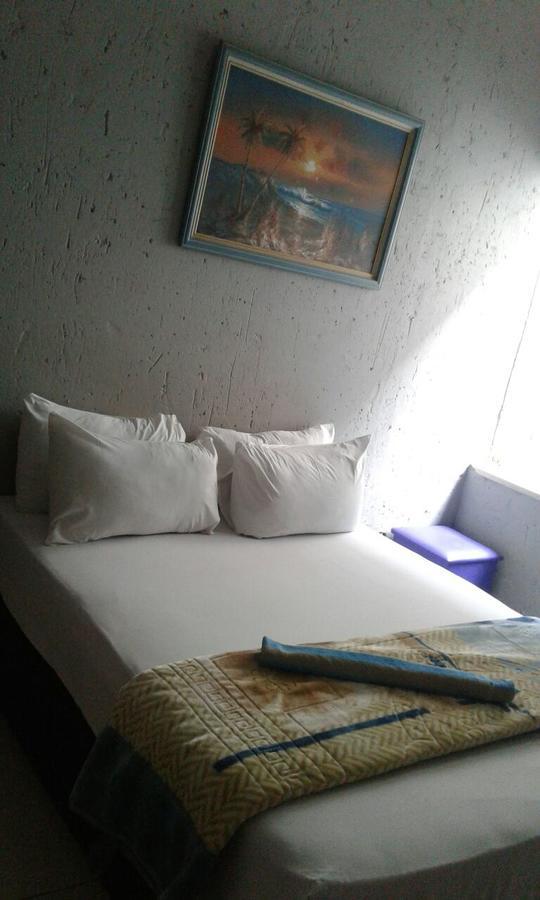 Royal Crown Guesthouse Johannesbourg Extérieur photo